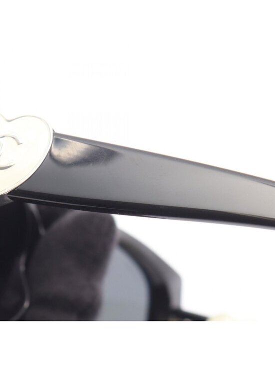 Chanel Sunglasses CC Logo Black Eyewear main image 4